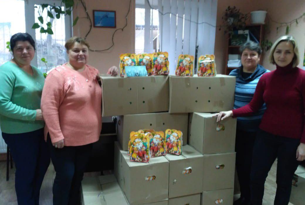 Солодкі гостинці до свят ми передали для 3442 одиноких непрацездатних громадян.